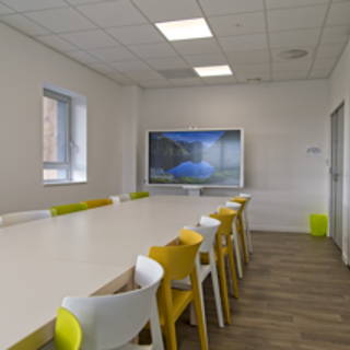 Open Space  8 postes Coworking Rue du Camp Romain Milly-la-Forêt 91490 - photo 4